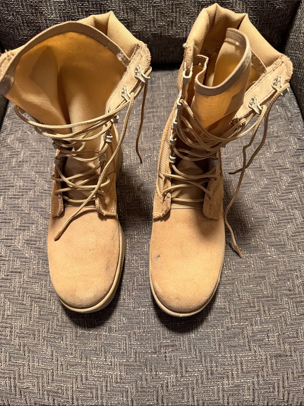 Women's Lace-Up Tactical Boots in Tan
